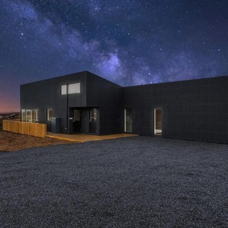 Luxury Log Home With A Hot Tub Selfoss Buitenkant foto