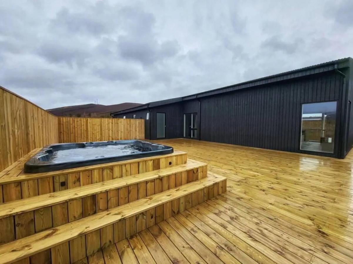 Luxury Log Home With A Hot Tub Selfoss Buitenkant foto