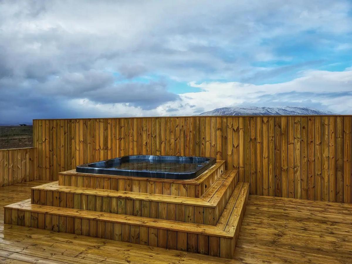 Luxury Log Home With A Hot Tub Selfoss Buitenkant foto
