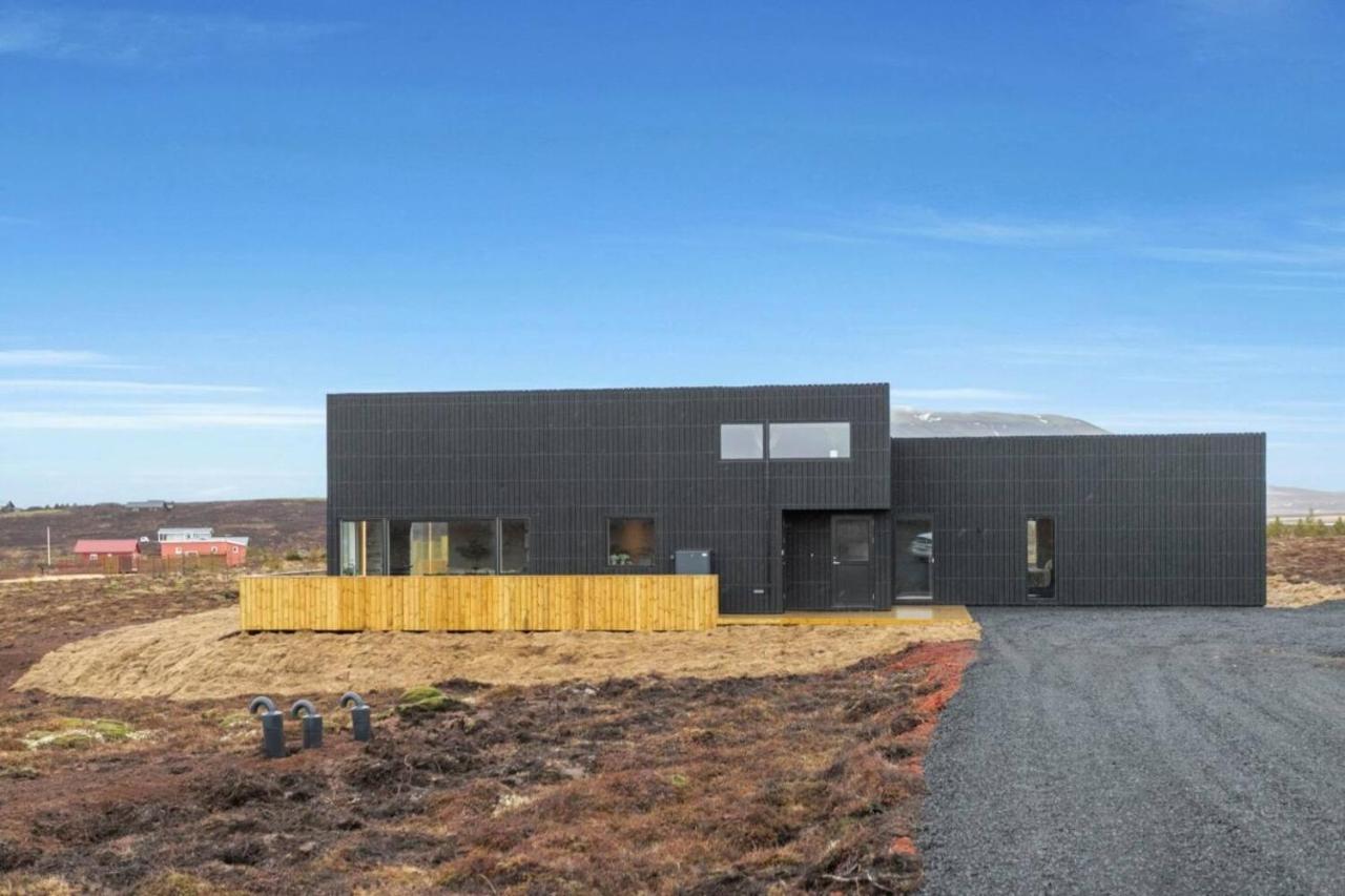 Luxury Log Home With A Hot Tub Selfoss Buitenkant foto