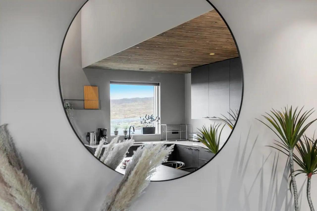 Luxury Log Home With A Hot Tub Selfoss Buitenkant foto