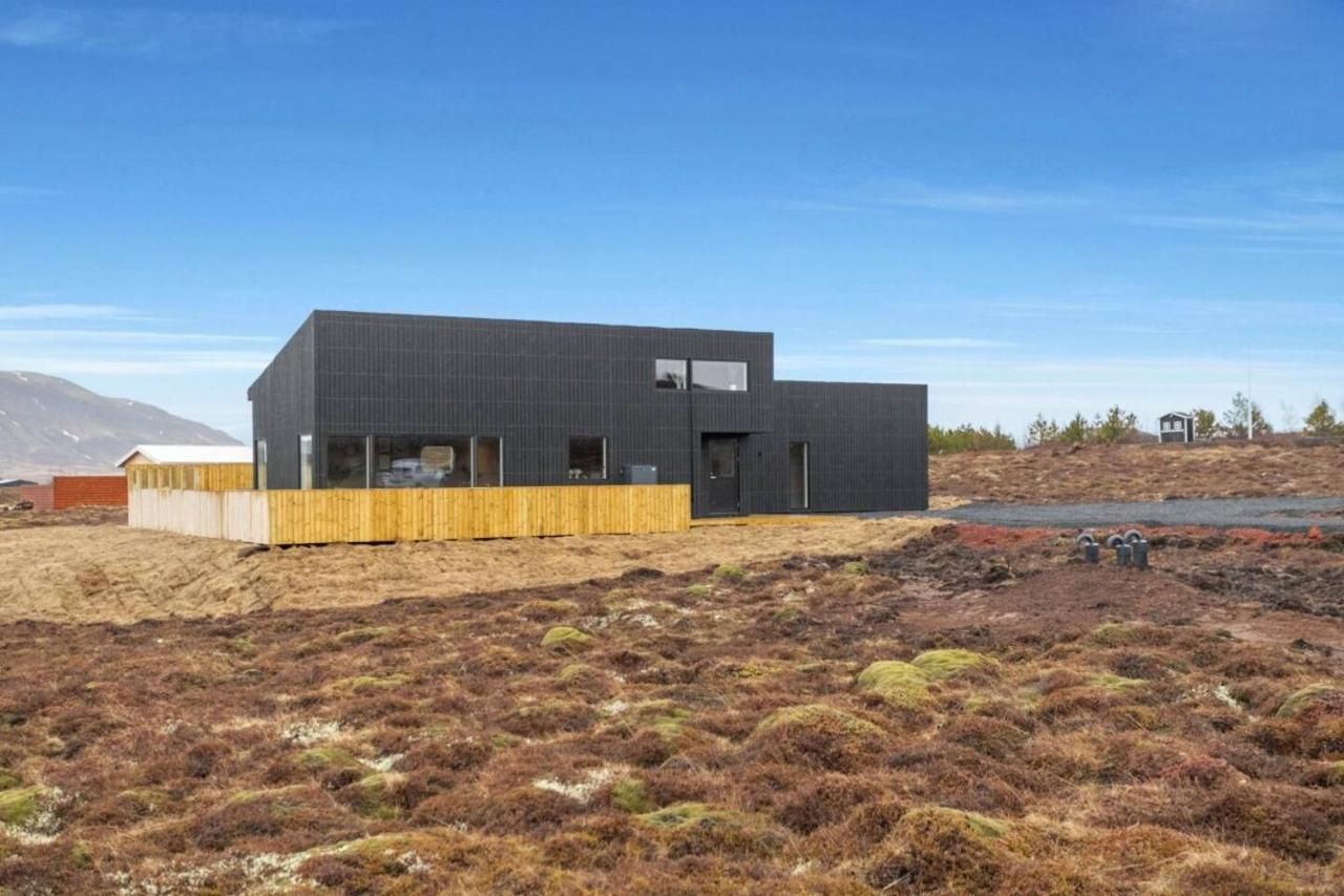Luxury Log Home With A Hot Tub Selfoss Buitenkant foto